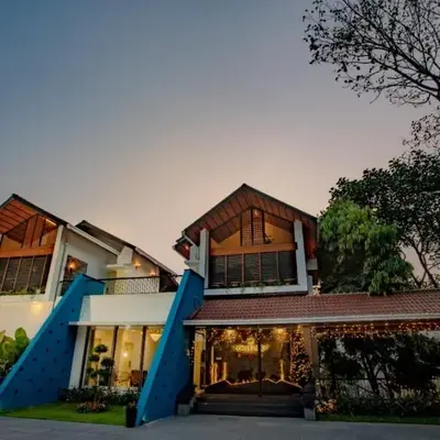 Boulevard Resorts