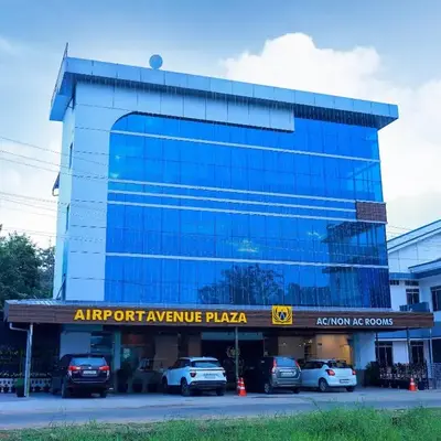 Airport Avenue Plaza