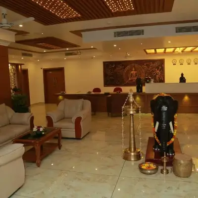 Hotel Savera Park