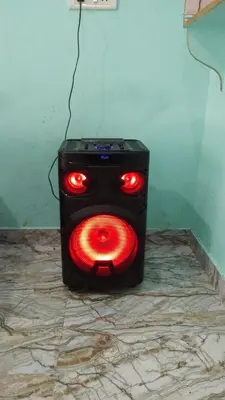 a traffic light sitting on the floor with red lights at Aamis Home Stay in Vattavada