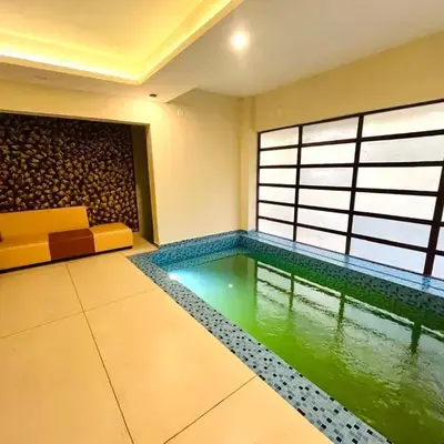 Whitehouse homestay