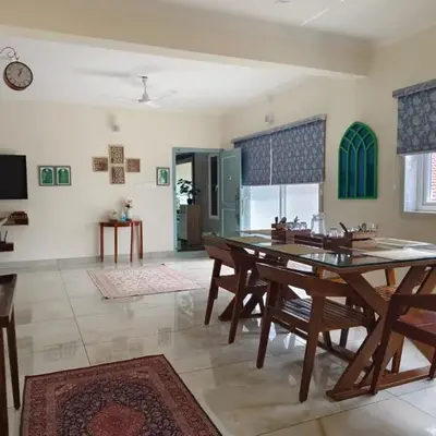 7 Elysee Homestay - Safire - Premium 3BHK Family Flat
