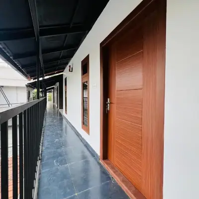 2 Empire One Bedroom with Common Pool
