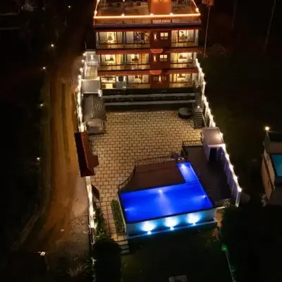Lake Paradise Resort