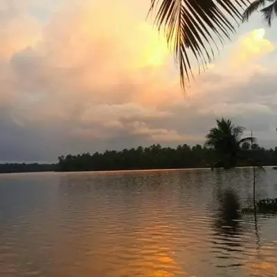 Kodamukku water front cottage