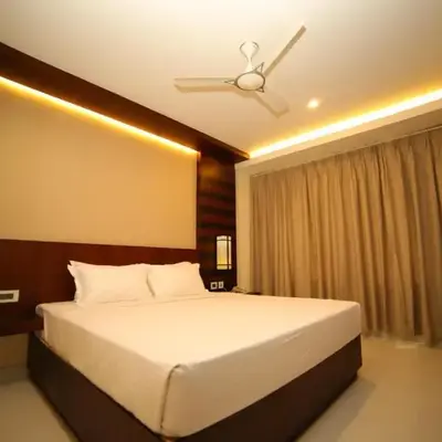 Vavas Inn & Suites