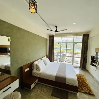 Dream wagon hotel lakkidi