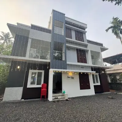 MIRACLE INN Rajagiri