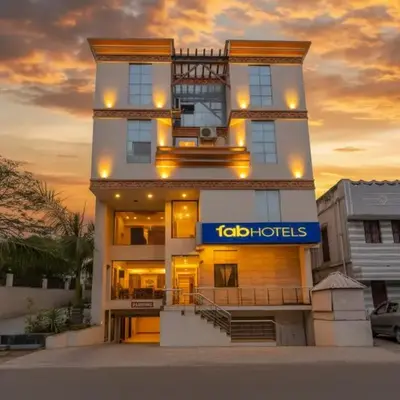 FabHotel ESS Paradise