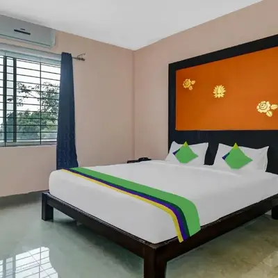 GRAND JP INN Near 2 km from Gundlupet bus stand