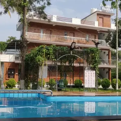 DOLPHIN ENCLAVE SERVICE STUDIO APARTMENTS