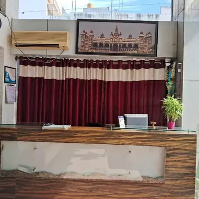 OYO Flagship 8281 Aj Palace