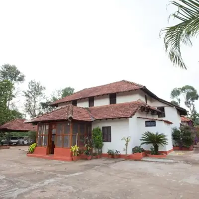 Sardar Bahadur's Heritage Bungalow Estate Stay