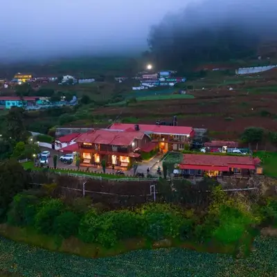 SILENT VALLEY FARMSTEAD OOTY by VOYE HOMES
